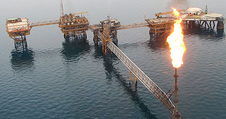توسعه میادین نفتی با اجرای سریع تر قراردادهای جدید نفتی