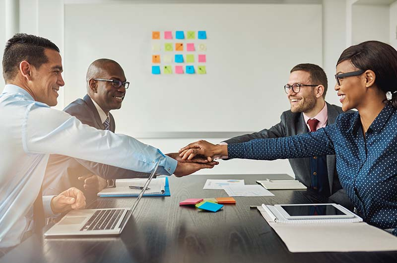 تعهد بیش از حد به مثابه آهنربای فرصت