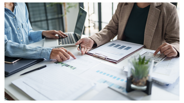 مرکز خدمات مالی و حسابداری اشتراکی برای کسب وکارهای کوچک