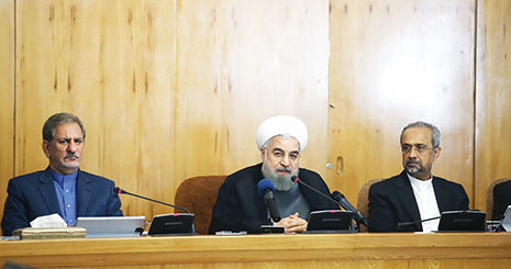 روحانی: برخی رسانه‌ها درموضوع اقتصادمقاومتی  صرفا انتظارات جامعه را بالا می‌برند