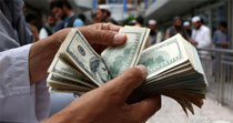 تثبیت ارز در نرخ 9 هزار تومان، تولید داخلی را تعطیل می کند / پیامدهای دلار 9 هزار تومانی