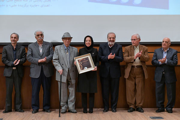 روابط&nbsp;عمومی بانک پاسارگاد جوایز هفدهمین جشنواره ملی انتشارات روابط&nbsp;عمومی را دِرو کرد