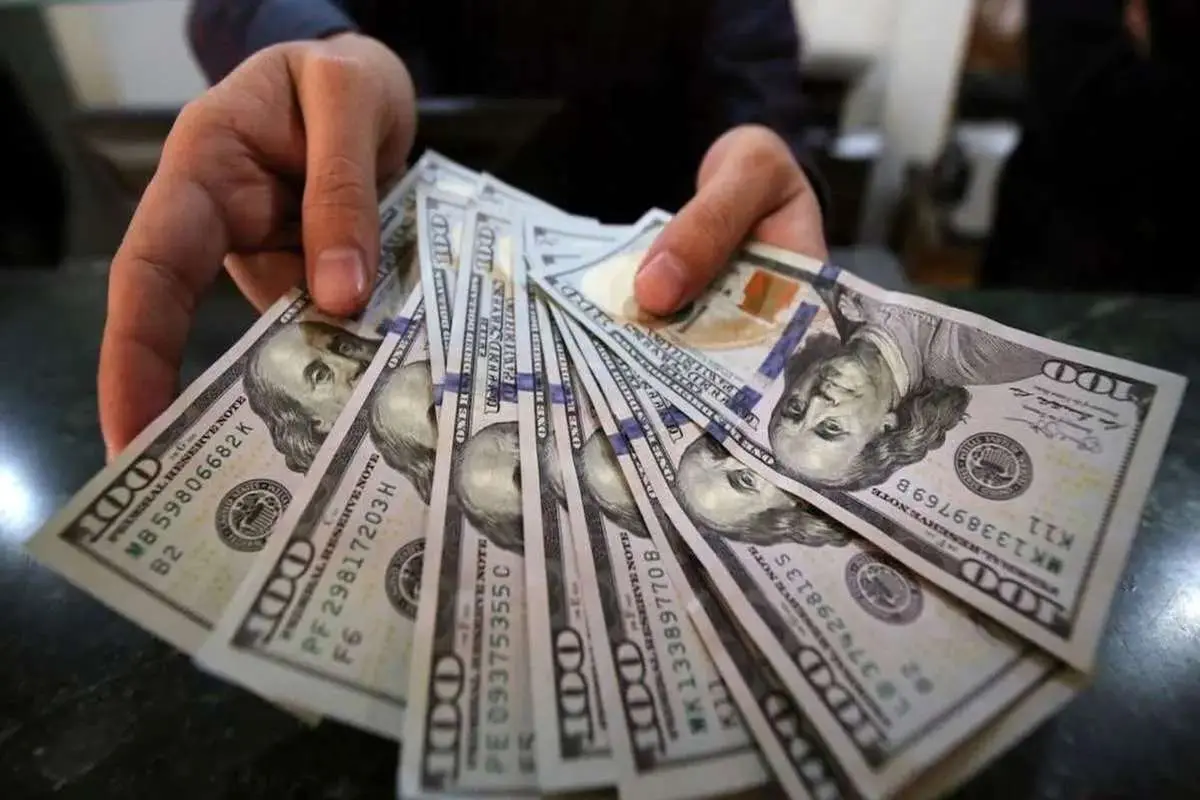 قیمت دلار امروز یکشنبه ۱۸ خرداد در مرز ۸۲ هزار تومان