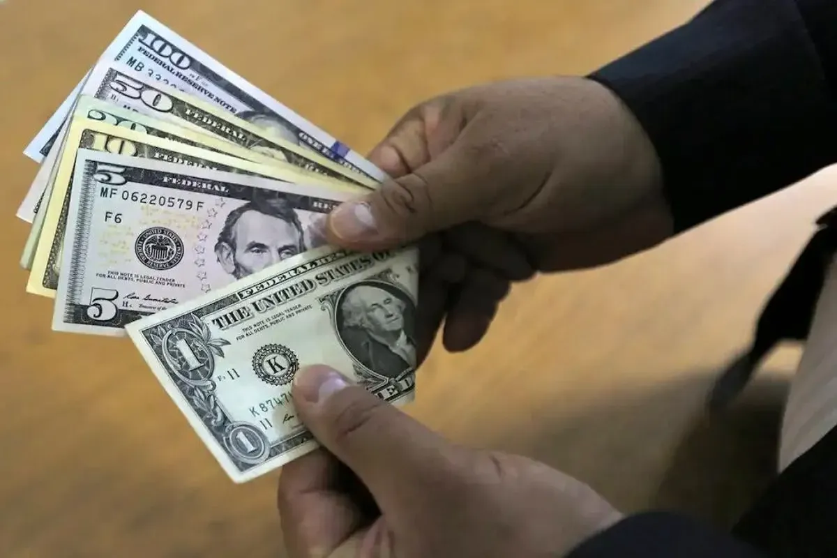 قیمت دلار بازار آزاد امروز پنج شنبه ۹ بهمن ۱۴۰۴
