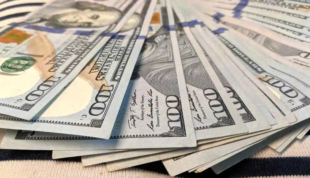قیمت دلار امروز ۱۶ مرداد در کانال ۹۳ هزار تومان