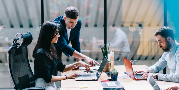 ارتباط مداوم با کارمندان