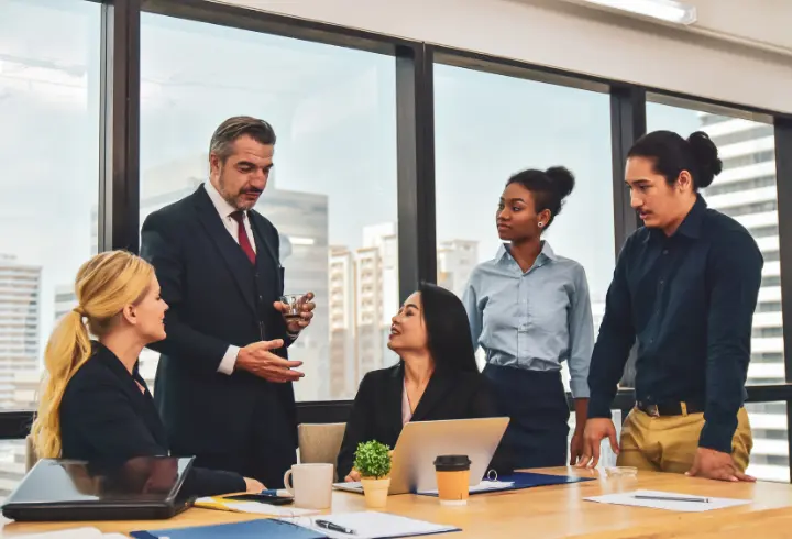 تسلط بر خود در رهبری تجاری