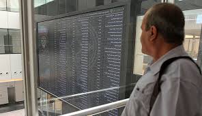 شاخص کل بازار بورس شروع کم رمق داشت