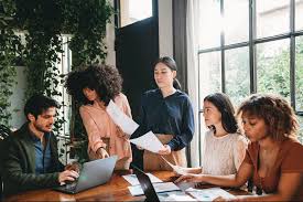 رهبری فکری: تبدیل شدن به مرجع اصلی صنعت