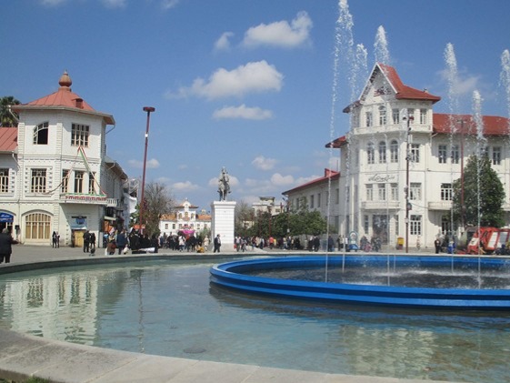 محله&zwnj;گردی در رشت: از سبزه&zwnj;میدان تا&nbsp;امین الضرب