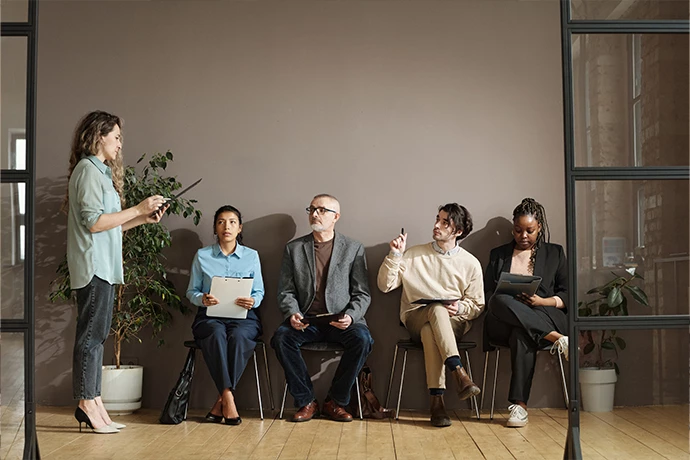 طنز با چاشنی خودانتقادی: خنده، کلید ارتباط