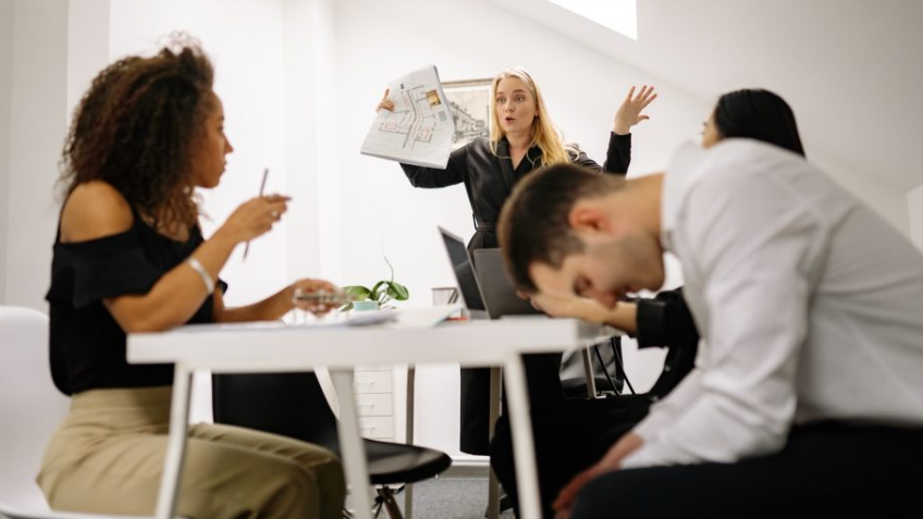 کاهش تعارضات و تنش های سازمانی