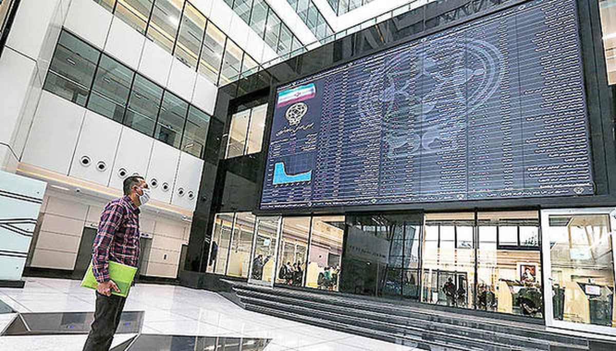 شاخص کل بازار بورس در کانال ۳ میلیون و ۳۰۳ هزار واحد