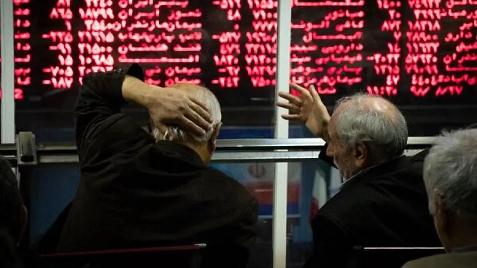 شاخص کل بازار بورس همچنان می ریزد